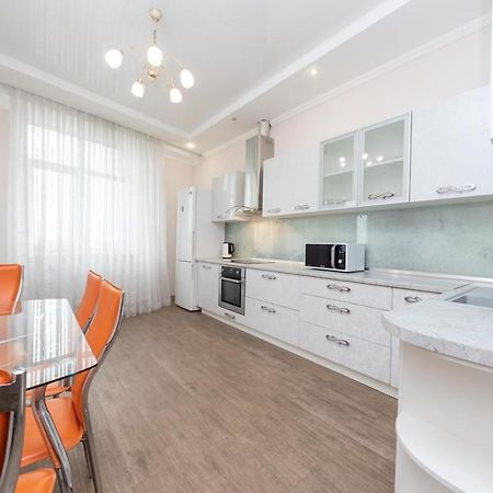 Апартаменти Люкс Класу В Новому Будинку В Центрі Kiev Extérieur photo